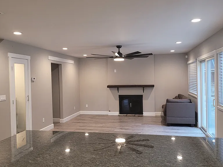 7001 Jenner Ct — Photo 5