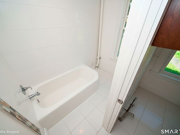 4th image of 29 Locke Street