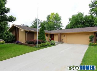 3513 Elm St, West Des Moines, IA 50265