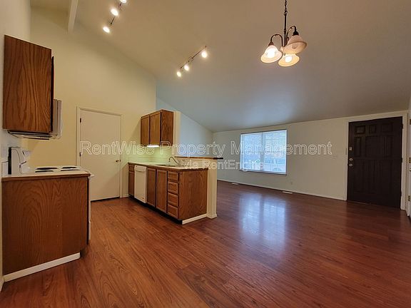 4th image of 3950 N Cambria Way