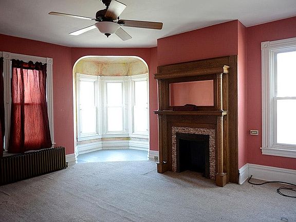 3rd image of 726 Whitney Ave