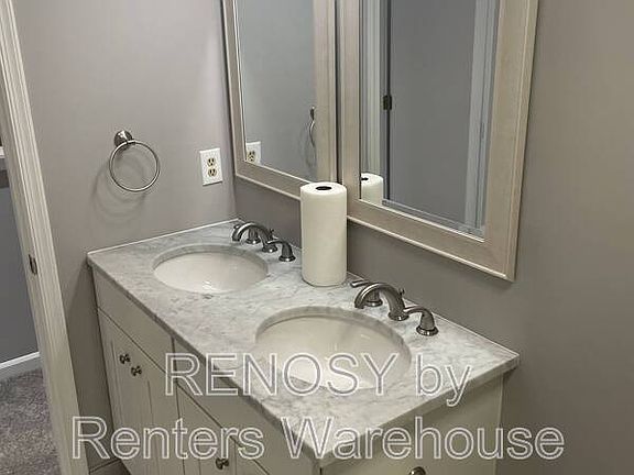 5th image of 34 N Spring St