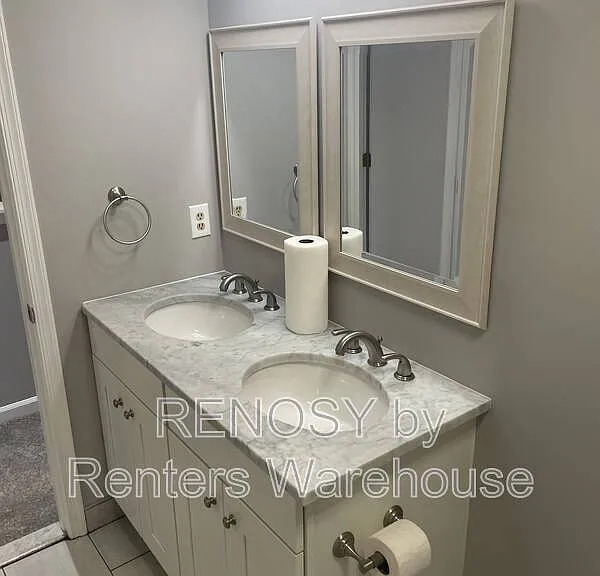 34 N Spring St — Photo 7