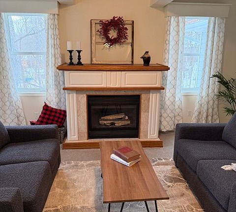 4th image of 10 Toronto St