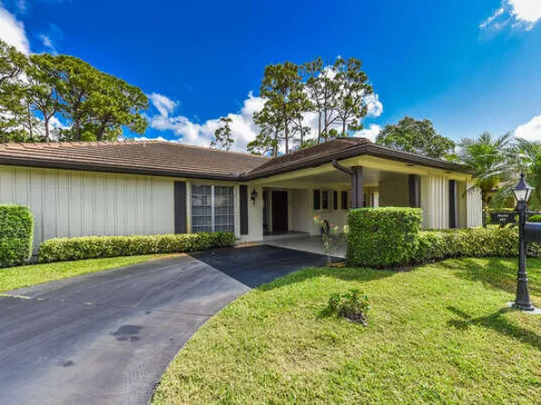 493 Forestview Dr, Atlantis, FL 33462