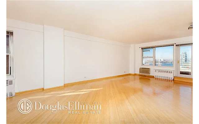 Sold by Douglas Elliman | media 26