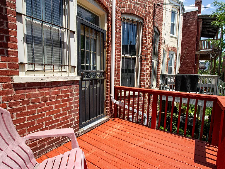 148 Adams St NW — Photo 46