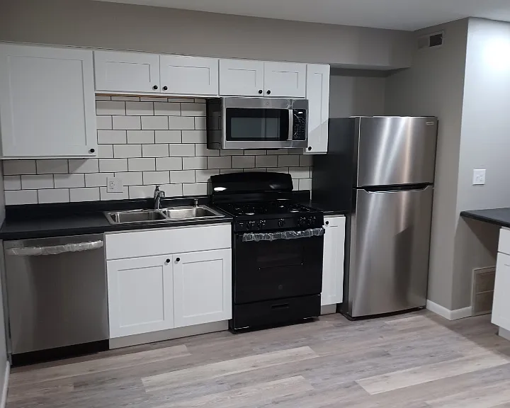 2104 E Empire St #1 — Photo 3