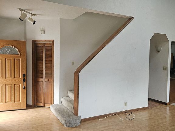3rd image of 517 Baxter Ct