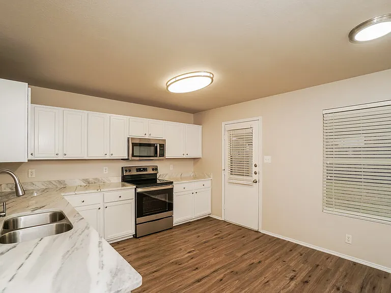 120 Bay Willow — Photo 7