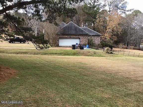 2nd image of 537 Pawnee Way