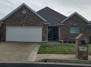 1920 Hollybranch Dr, Tyler, TX 75703