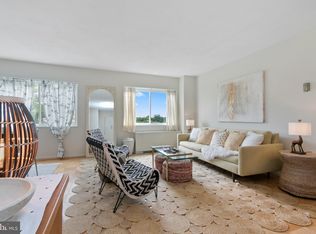 1121 University Blvd W APT 807-B, Silver Spring, MD 20902