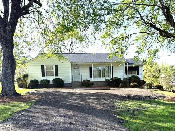 5512 Winona St, Winston Salem, NC 27106