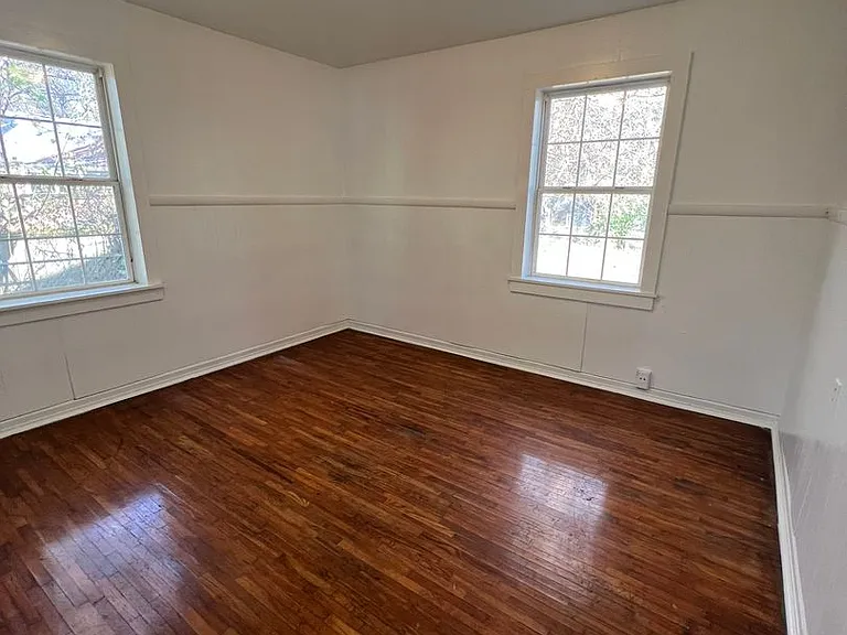 2541 E Bennett St — Photo 6