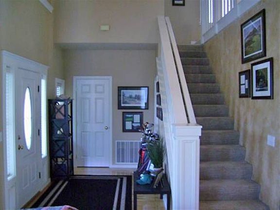 3rd image of 765 SE Creekside Dr