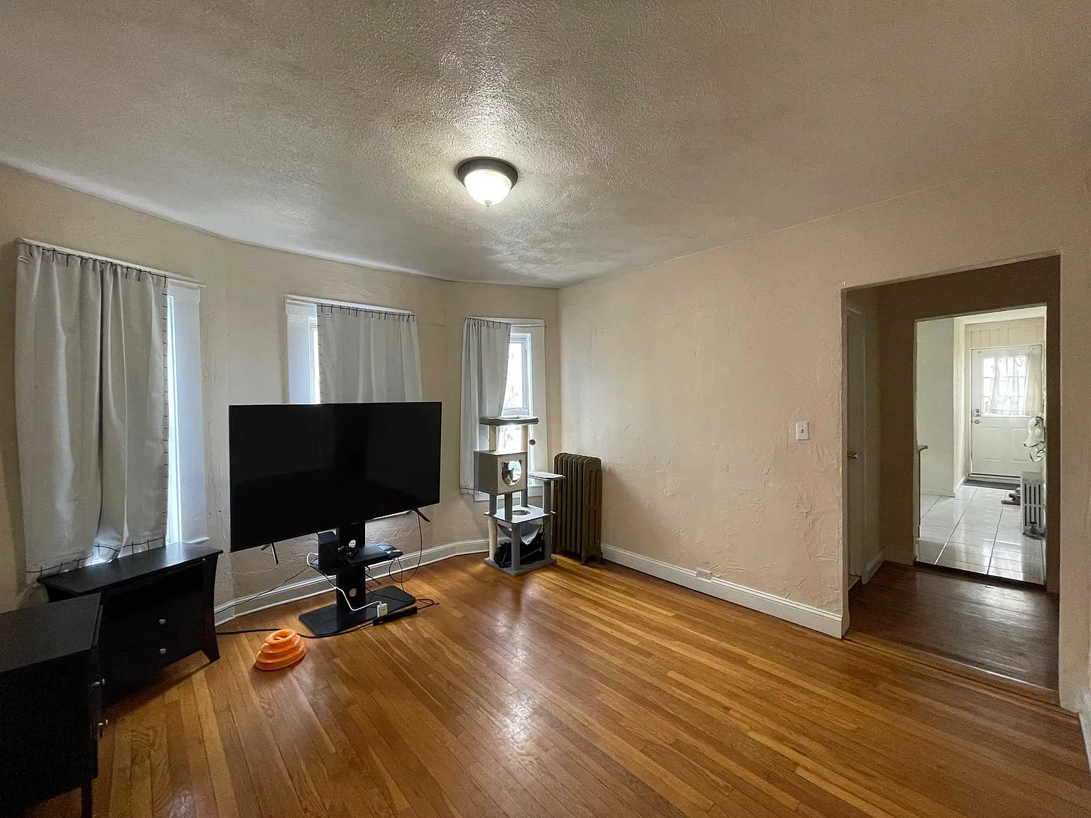 4 bed, $3,185 — Photo 3