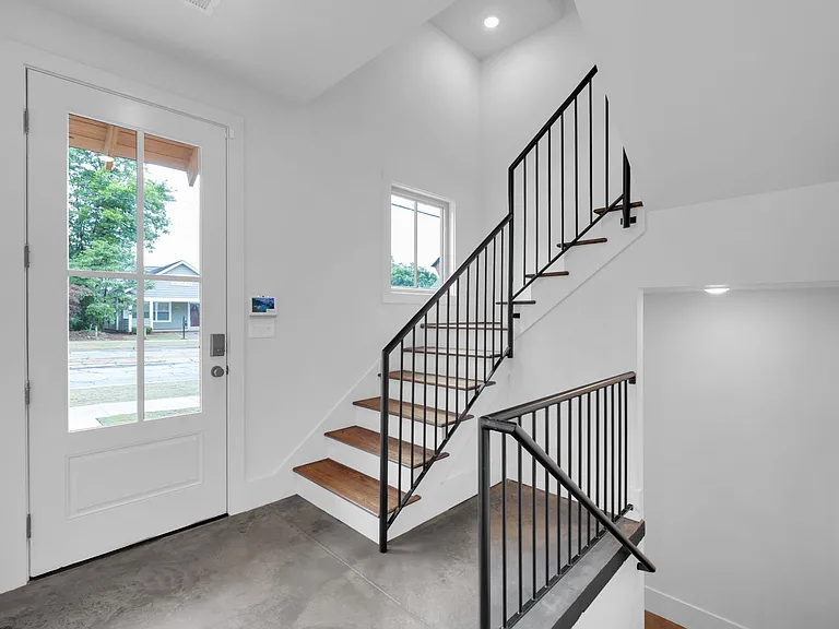 708 Anderson Rd — Photo 3