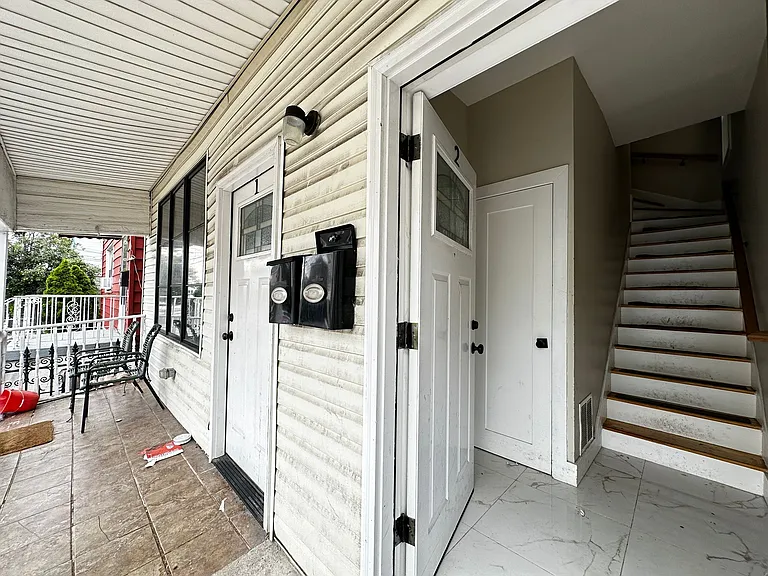 90-92 Graham St #2 — Photo 9