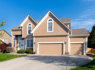 15449 S Acuff Ln, Olathe, KS 66062
