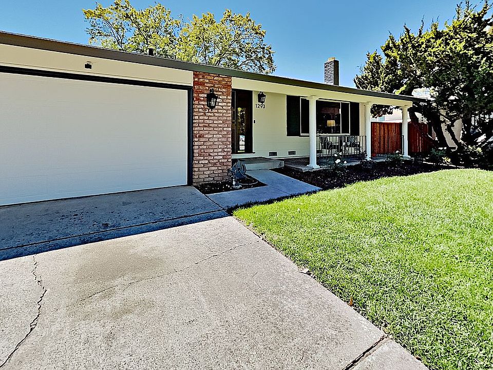 1st image of 1293 Glen Haven Dr