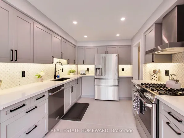 3375 Fenwick Cres, Mississauga, ON L5L 5N5