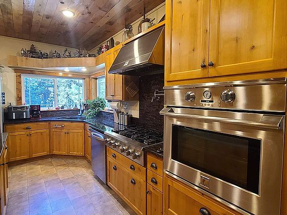 3rd image of 77667 Jack Pine Ln