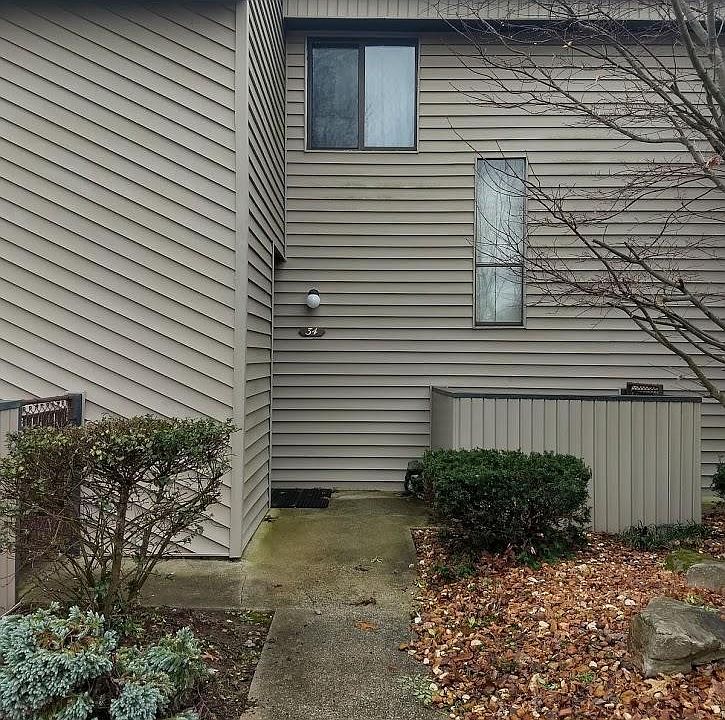 1st image of 96 Lakeshore Ter Unit 34