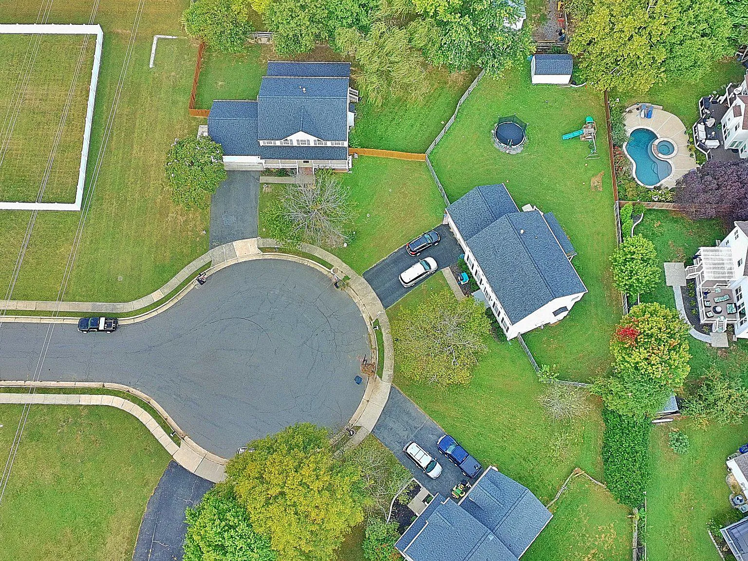 4 bed, 3.5 bath, 2863 sqft, $3,000 — Photo 4
