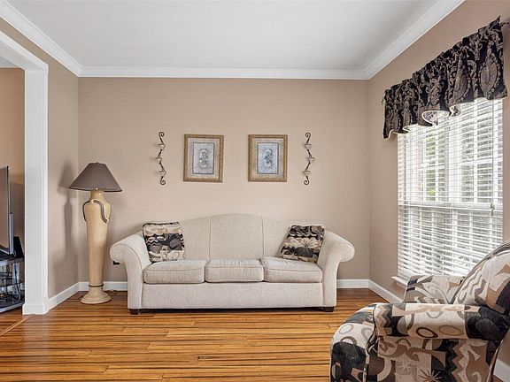 5th image of 16957 Kingstowne Place Dr
