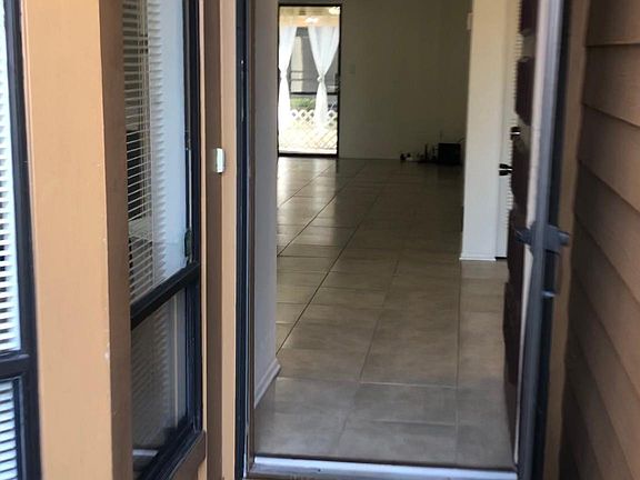 4th image of 3004 Clubview Dr