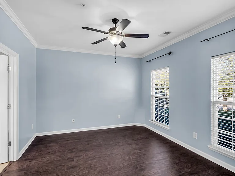 2031 Hemlock Dr #1 — Photo 11