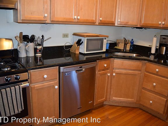 2nd image of 3635-41 N Wolcott Ave #3