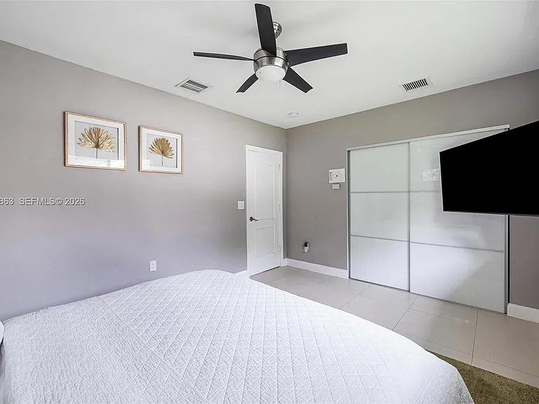 1019 NE 115th St — Photo 22