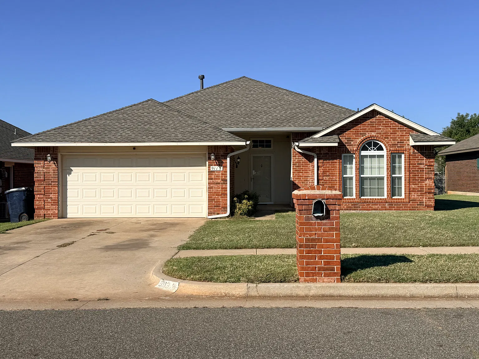 3 bed, 1456 sqft, $1,595 — Photo 1
