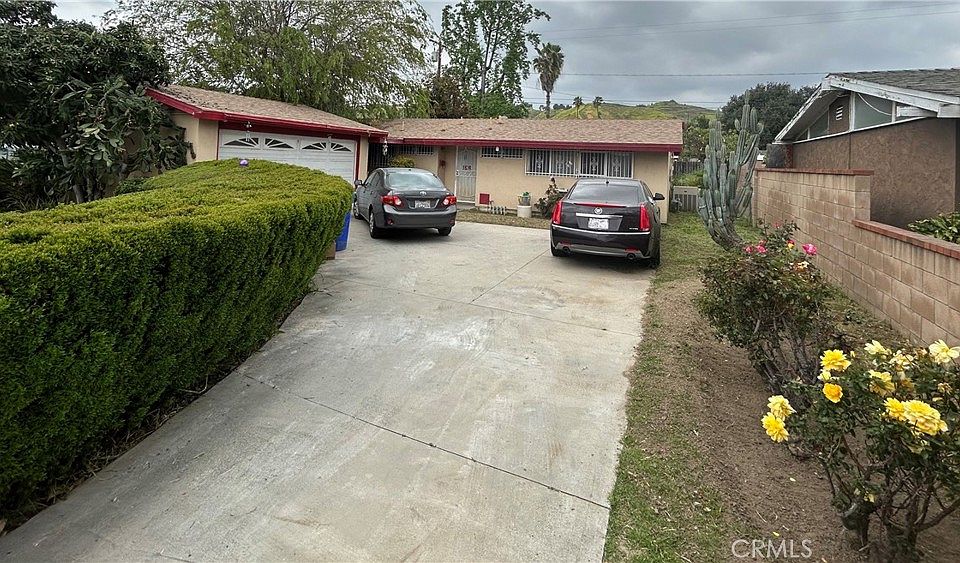 1st image of 2271 Canterbury Ave