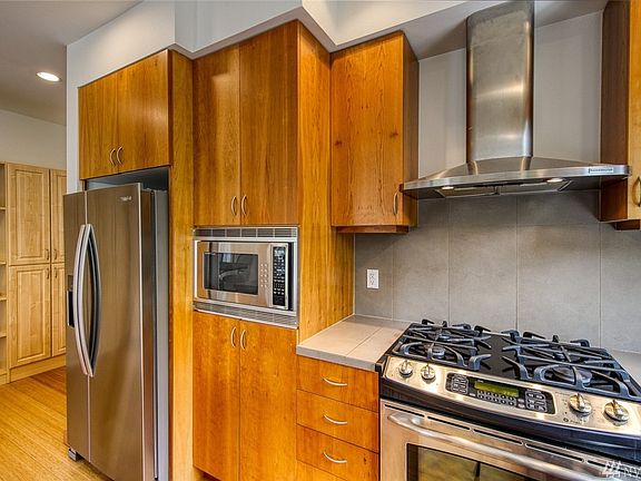 5th image of 620 Vineyard Ln Unit B104