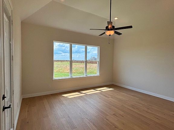 3rd image of 6471 McChesney Dr