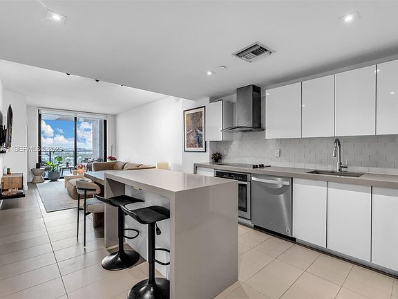 5th image of 1600 NE 1st Ave APT 1511