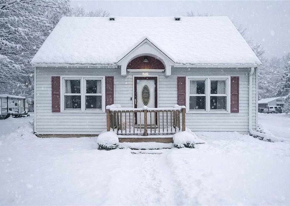 1st image of 211 Main Street