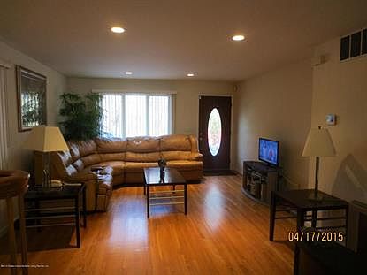 3rd image of 118 Wild Ave