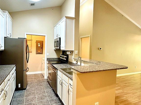 4th image of 2000 Olde Eastwood Village Blvd #305