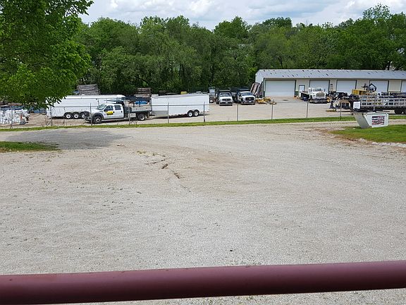 2nd image of 202 E Main St