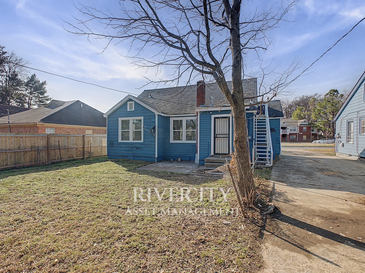3 bed, 928 sqft, $1,165 — Photo 4