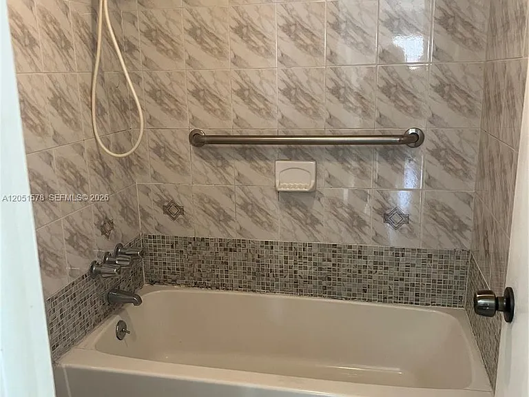 295 NW 72nd Ave #306 — Photo 4
