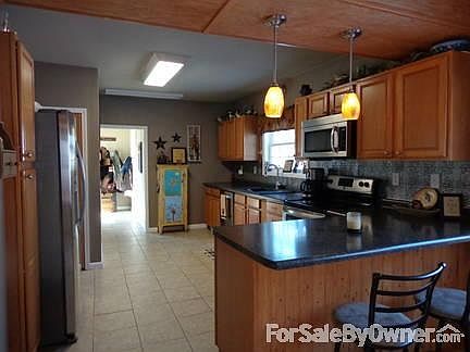 3rd image of 502 Dewey St