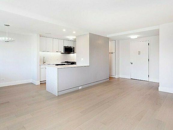2nd image of 160 W 97th St APT 11A