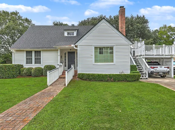 4 Oakdale Pl, Charleston, SC 29407