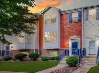 15860 Freedom Ln, Apple Valley, MN 55124