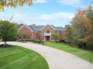121 Lakeland Dr, Sterling, VA 20164